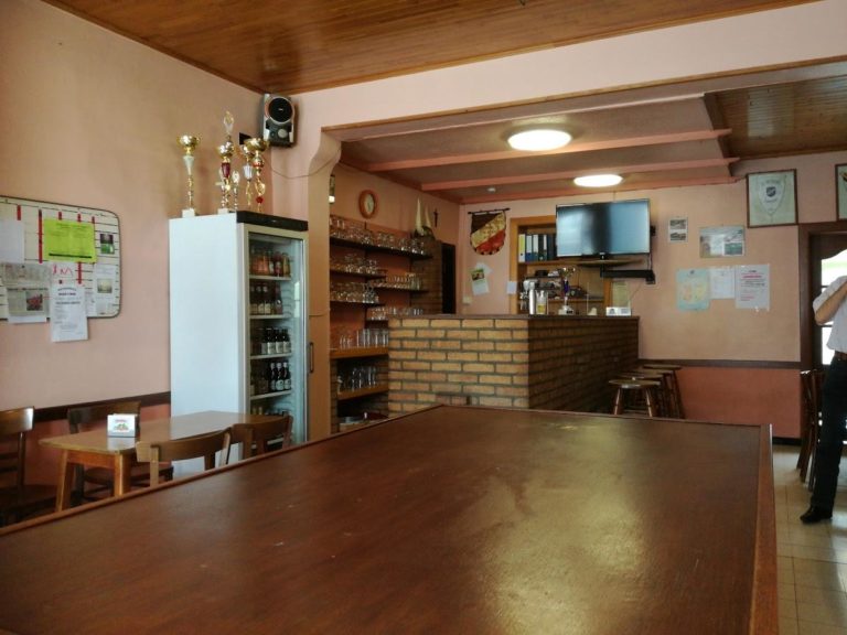 200916 le café 768x576